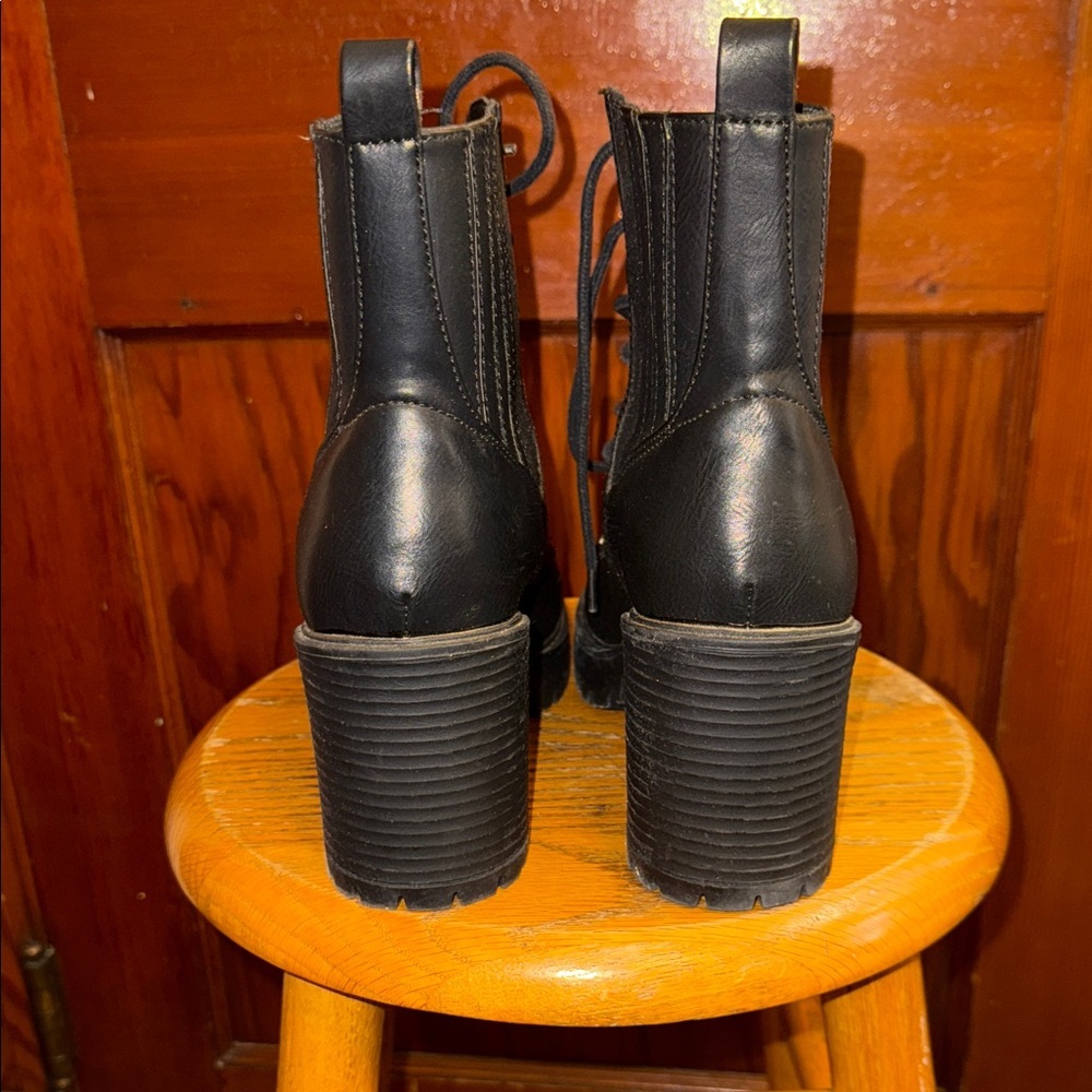 MIA Daryl Lace-Up Boot - Picture 4 of 12